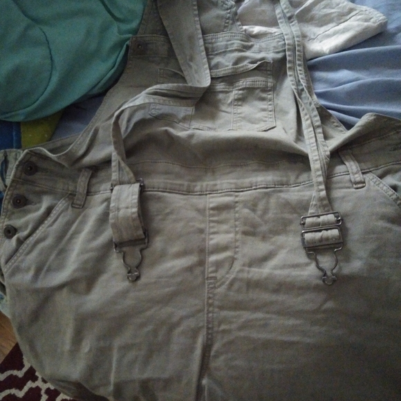 Torrid pull overs - Picture 3 of 3